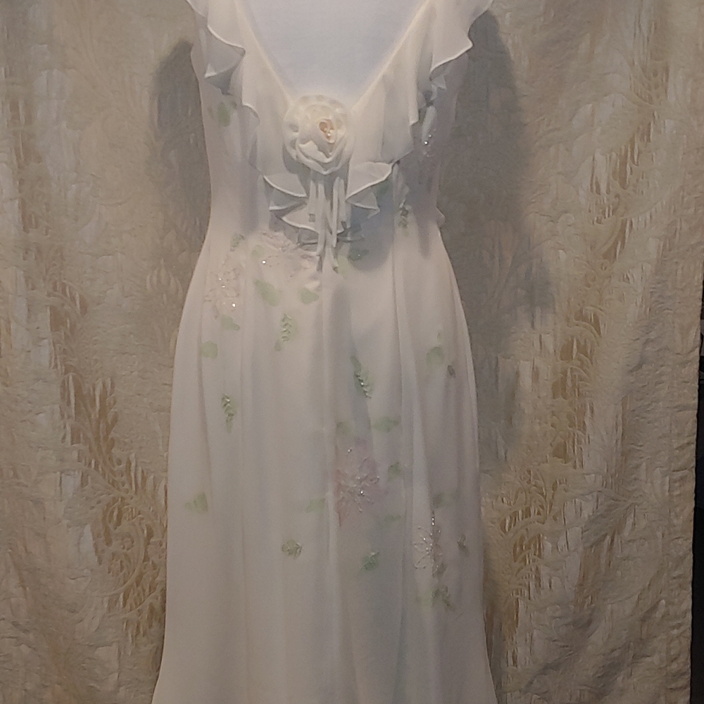 Formal Dress by St. Patrick - Picture 4 of 14